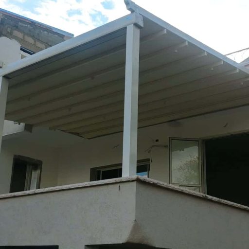 פרגולה חשמלית למרפסת