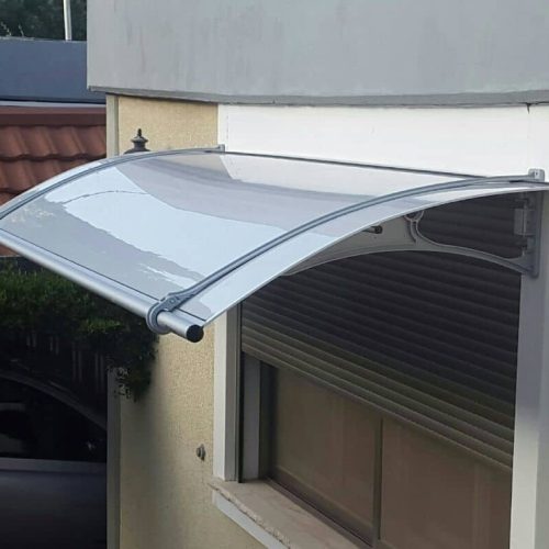 גגון מעל חלון