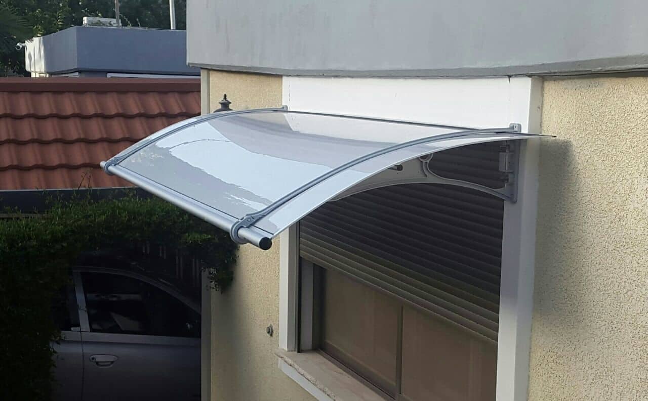 גגון מעל חלון