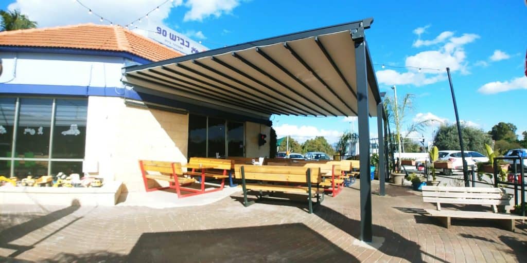 פרגולה חשמלית מתקפלת