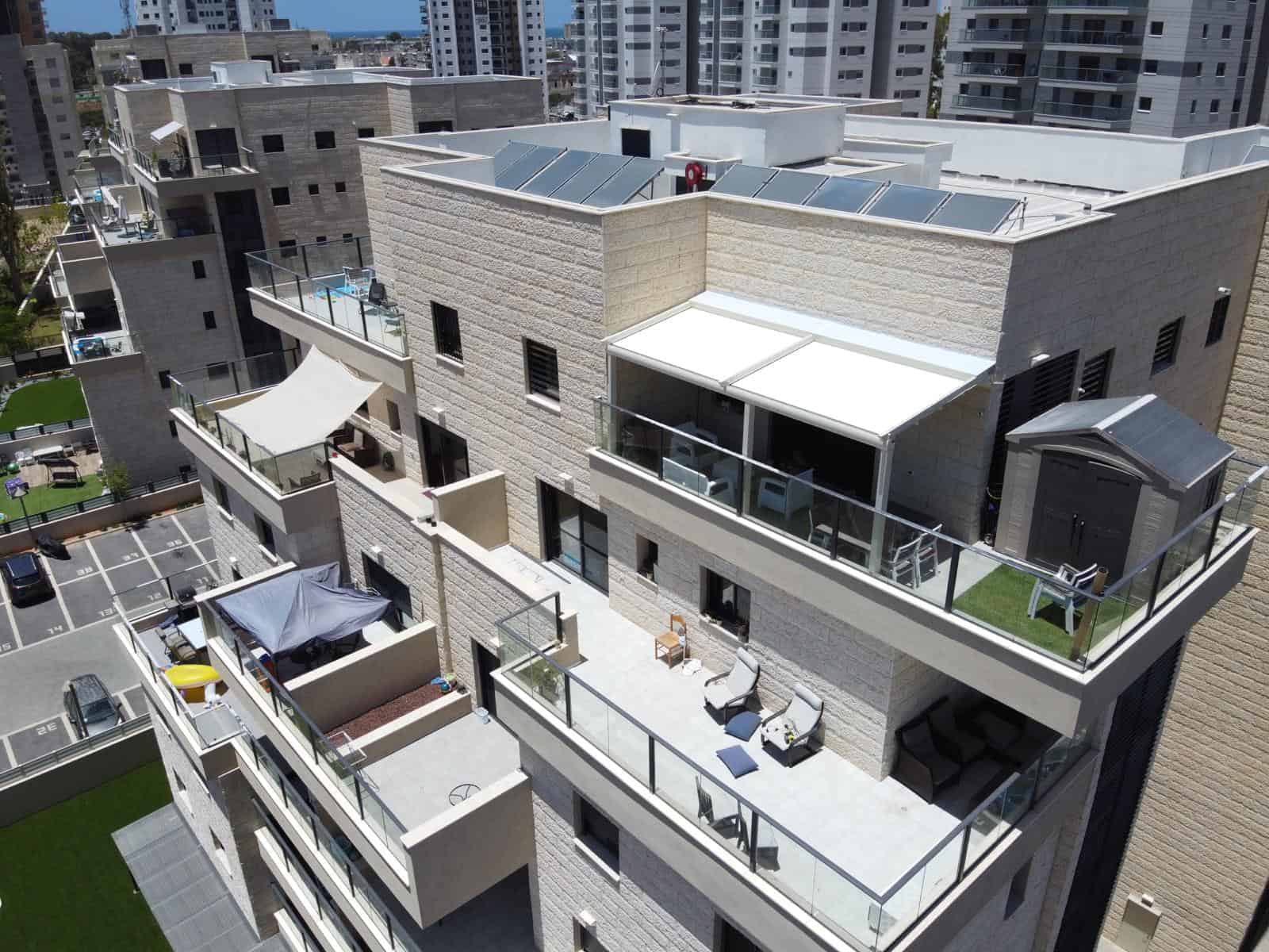 פרגולה חשמלית אלומיניום